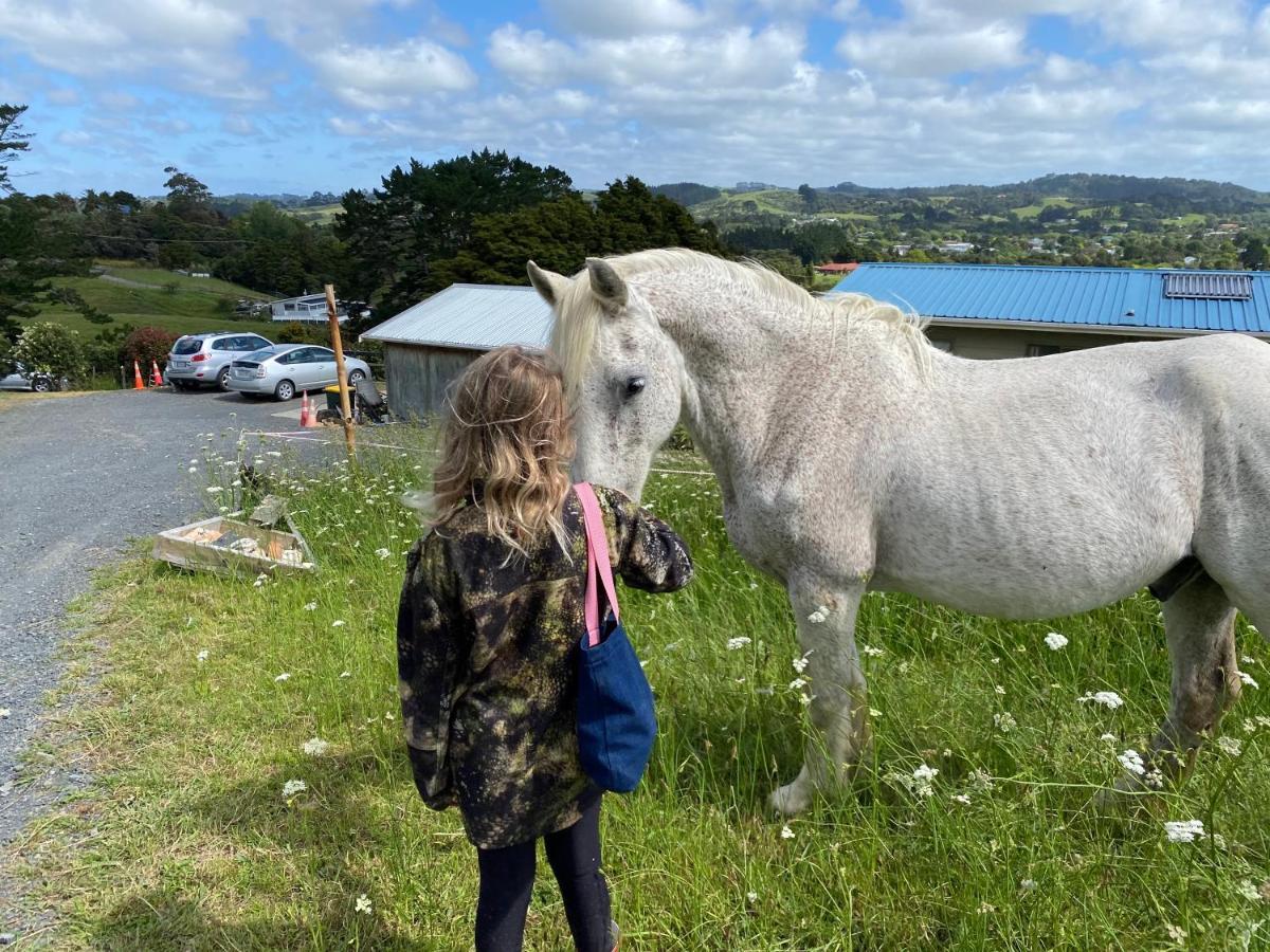 Pukeatua Farmstay Waimauku Exterior foto